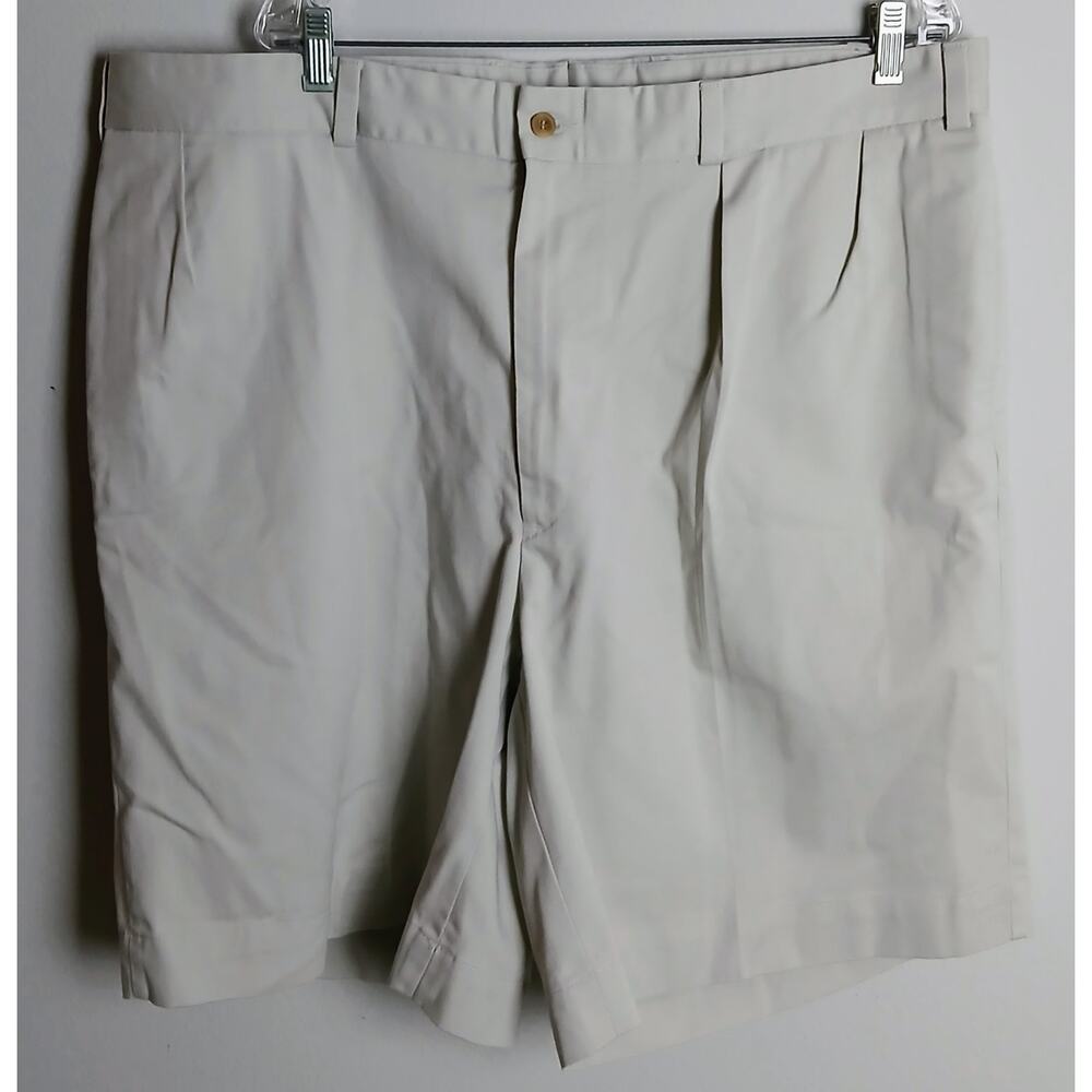 Bill's Khakis Shorts Pleated Relaxed Fit Men's 42 Tan NWT